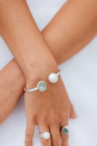 Display Sea Queen Aqua Marine and Pearl Bracelet