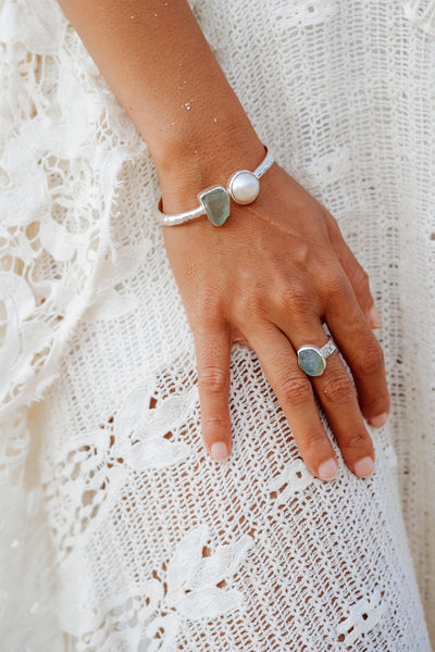 Display Sea Queen Aqua Marine and Pearl Bracelet